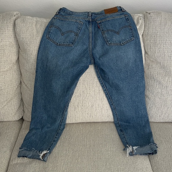 Levi’s Wedgie Fit Light Wash High Rise Jean - Picture 4 of 5